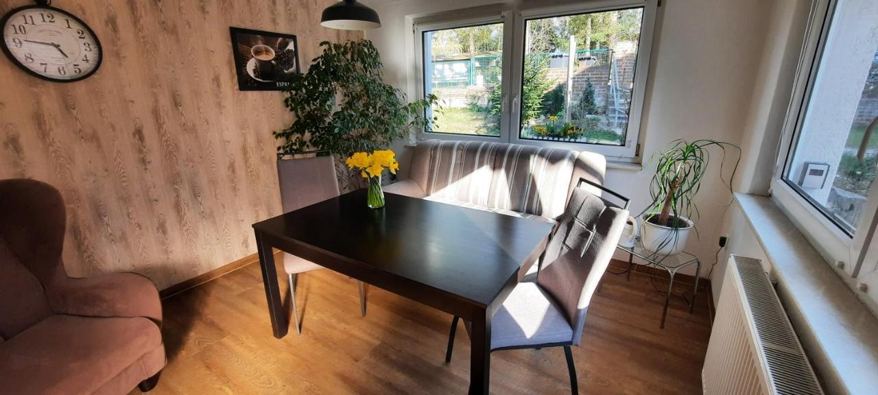 Ferienhaus Im Gruenen/Monteurzimmer オラニエンブルク エクステリア 写真