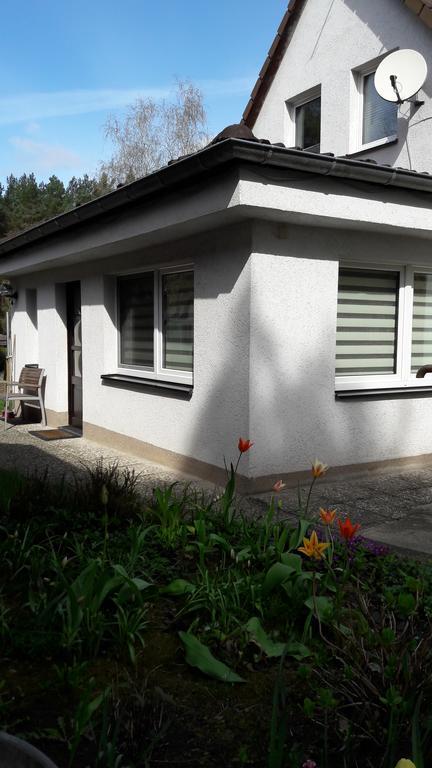 Ferienhaus Im Gruenen/Monteurzimmer オラニエンブルク エクステリア 写真